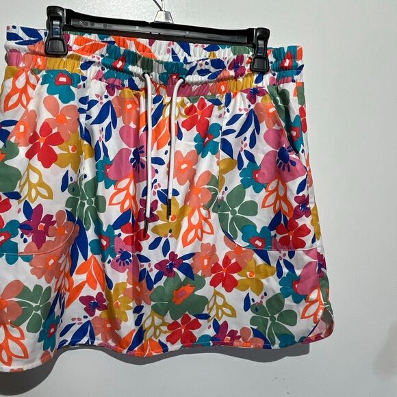 St. John’s Bay Women’s Skort Short Mid Rise Petite White Floral Size Small - Picture 2 of 6